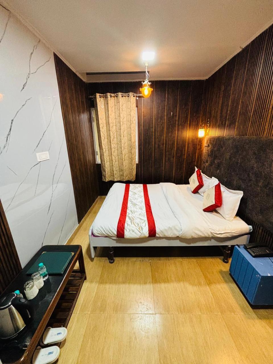 Hotel Amar موسوري المظهر الخارجي الصورة