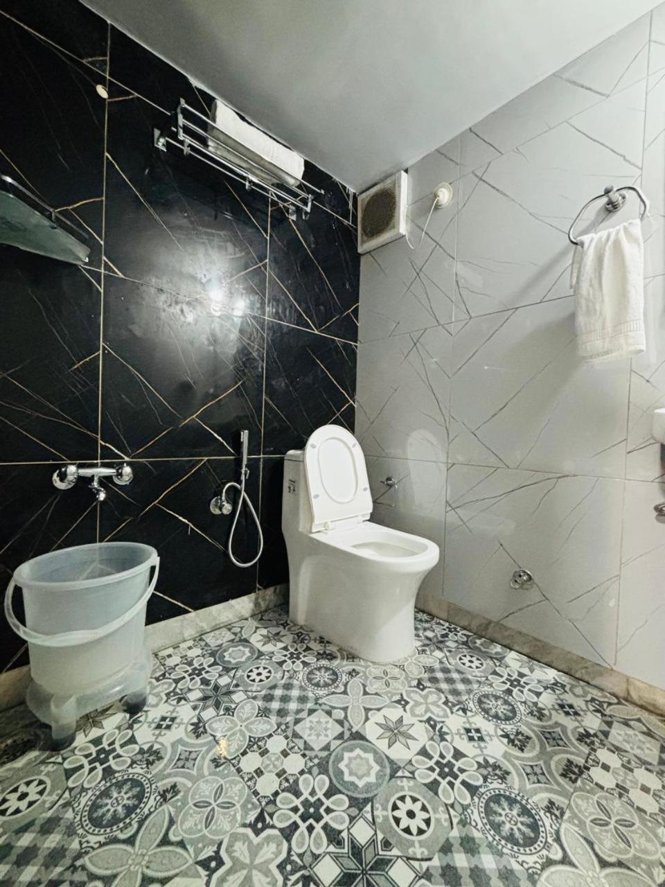 Hotel Amar موسوري المظهر الخارجي الصورة