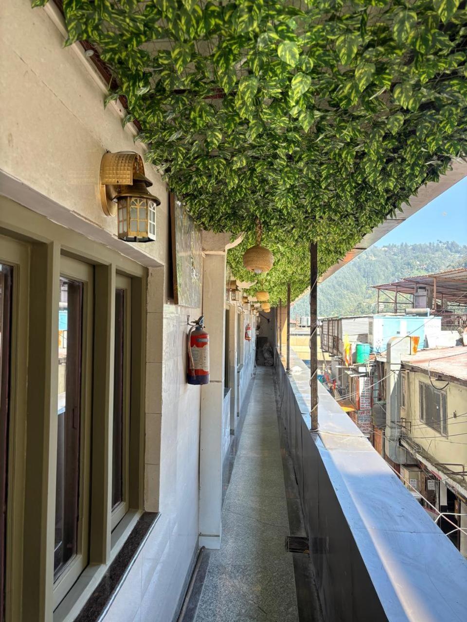 Hotel Amar موسوري المظهر الخارجي الصورة